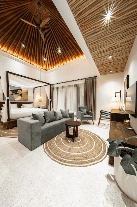 Spacious villa 240 m2 with pool