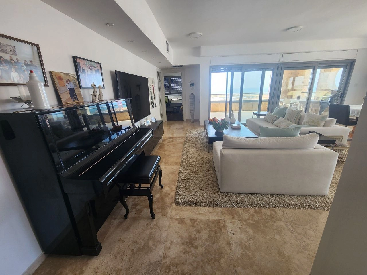 شقة في تل أبيب مع وصول مباشر إلى الشاطئ، إسرائيل