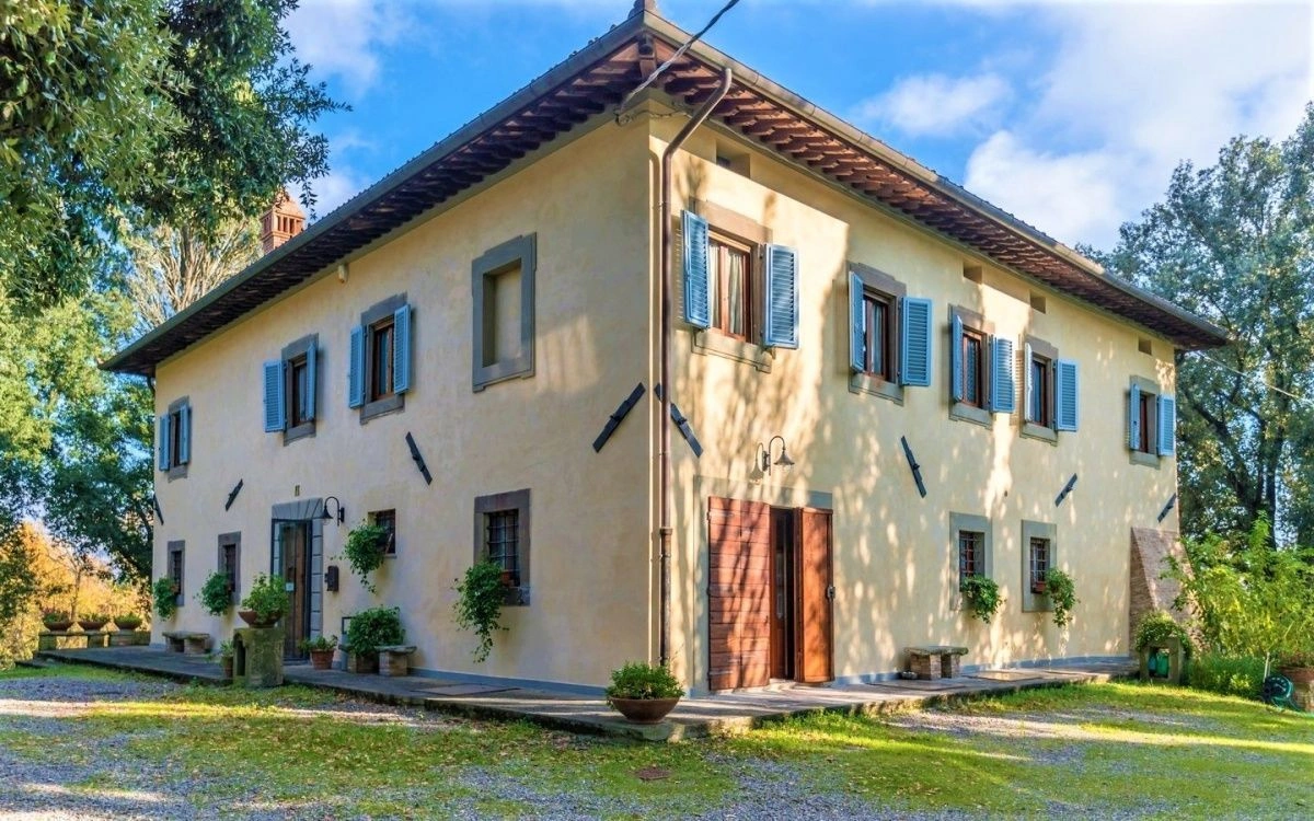 فيلا بتشطيبات يدوية فاخرة في بيزا، إيطاليا