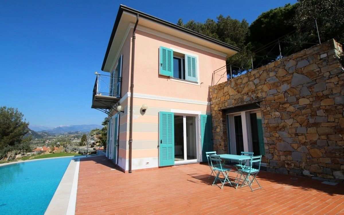 Villa in Bordighera overlooking the sea and the coast of the French Riviera, Italy