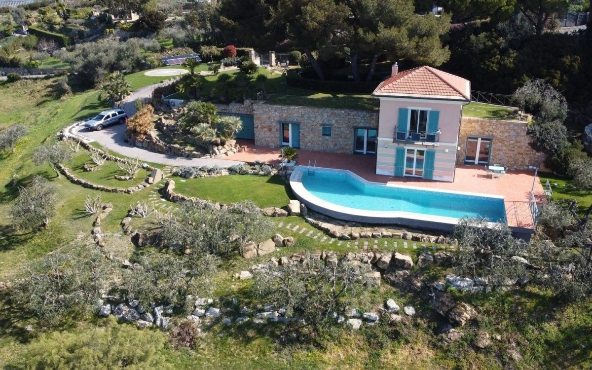 Villa in Bordighera overlooking the sea and the coast of the French Riviera, Italy