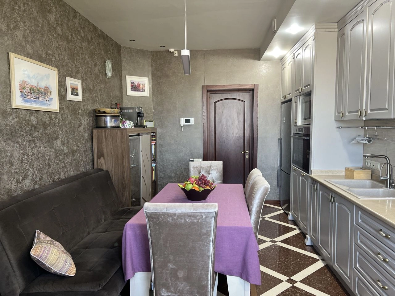 Luxury apartment in prestigious Vake district, Georgia, 172 m²