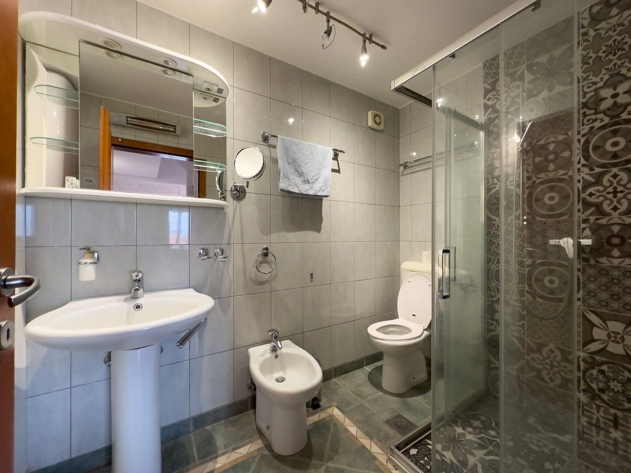 Premanture Apartment with Sea View