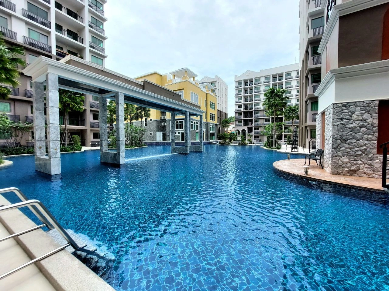 पटाया में 57 m2 का अपार्टमेंट