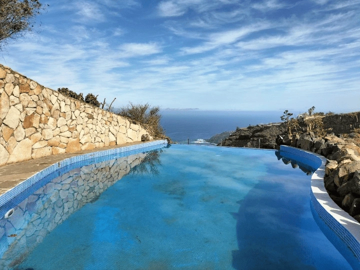 Luxury 4+1 villa on the first line in Tenerife