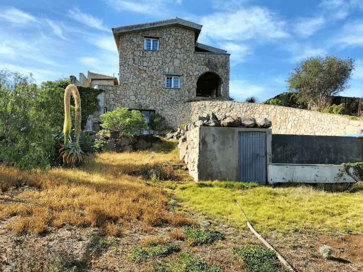 Luxury 4+1 villa on the first line in Tenerife