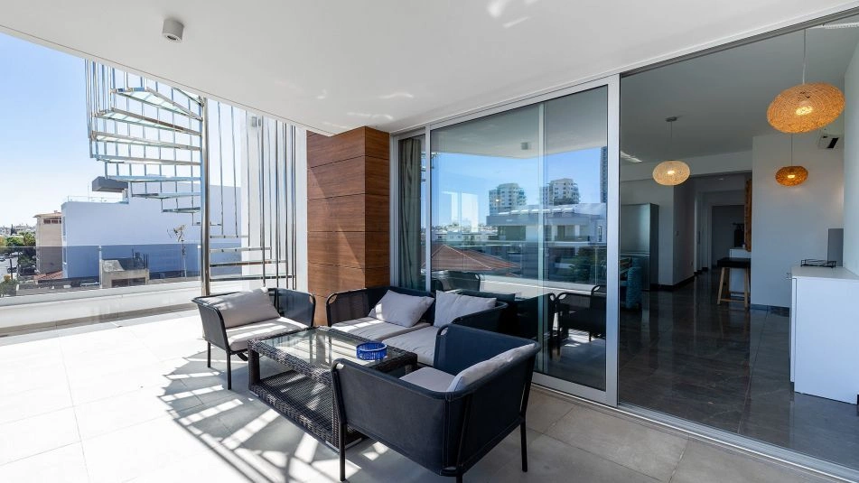 Penthouse de luxe de 100 m2 dans le quartier prestigieux de Néapolis à Limassol