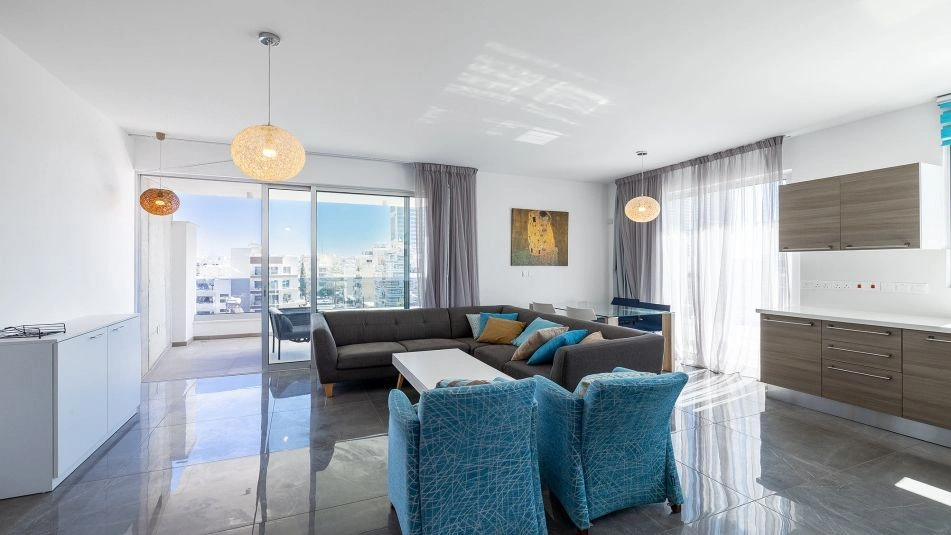 Penthouse de luxe de 100 m2 dans le quartier prestigieux de Néapolis à Limassol