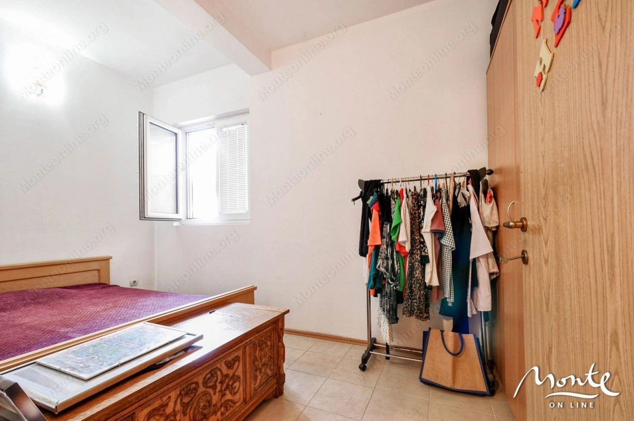 Двухуровневая квартира 116 м² с собственным садом в центре Тивата