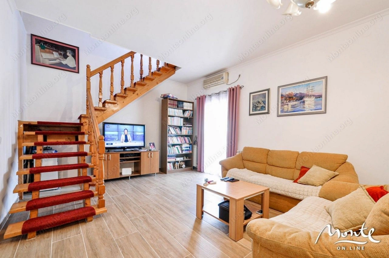 Двухуровневая квартира 116 м² с собственным садом в центре Тивата