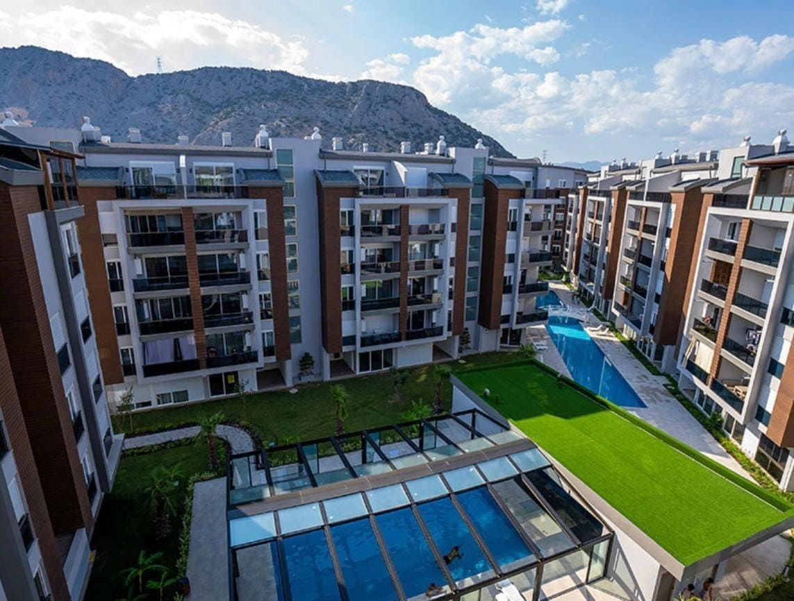 Spacious apartment 48 m2 in Izmir