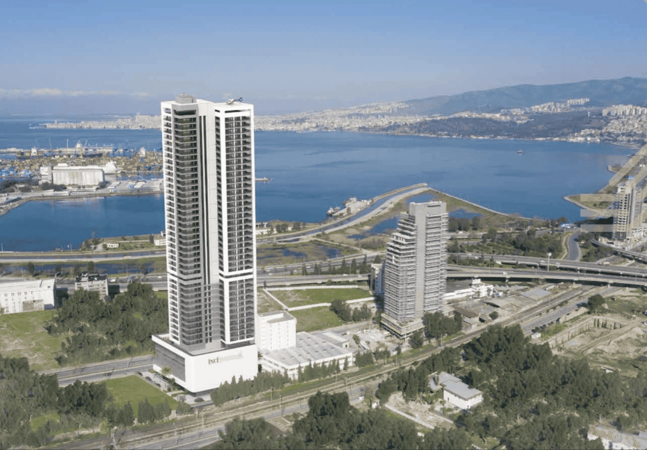 Apartment 3+1 by the sea in Izmir