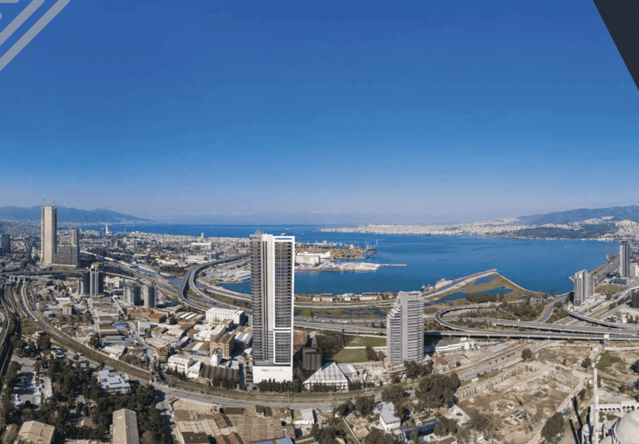 Apartment 3+1 by the sea in Izmir