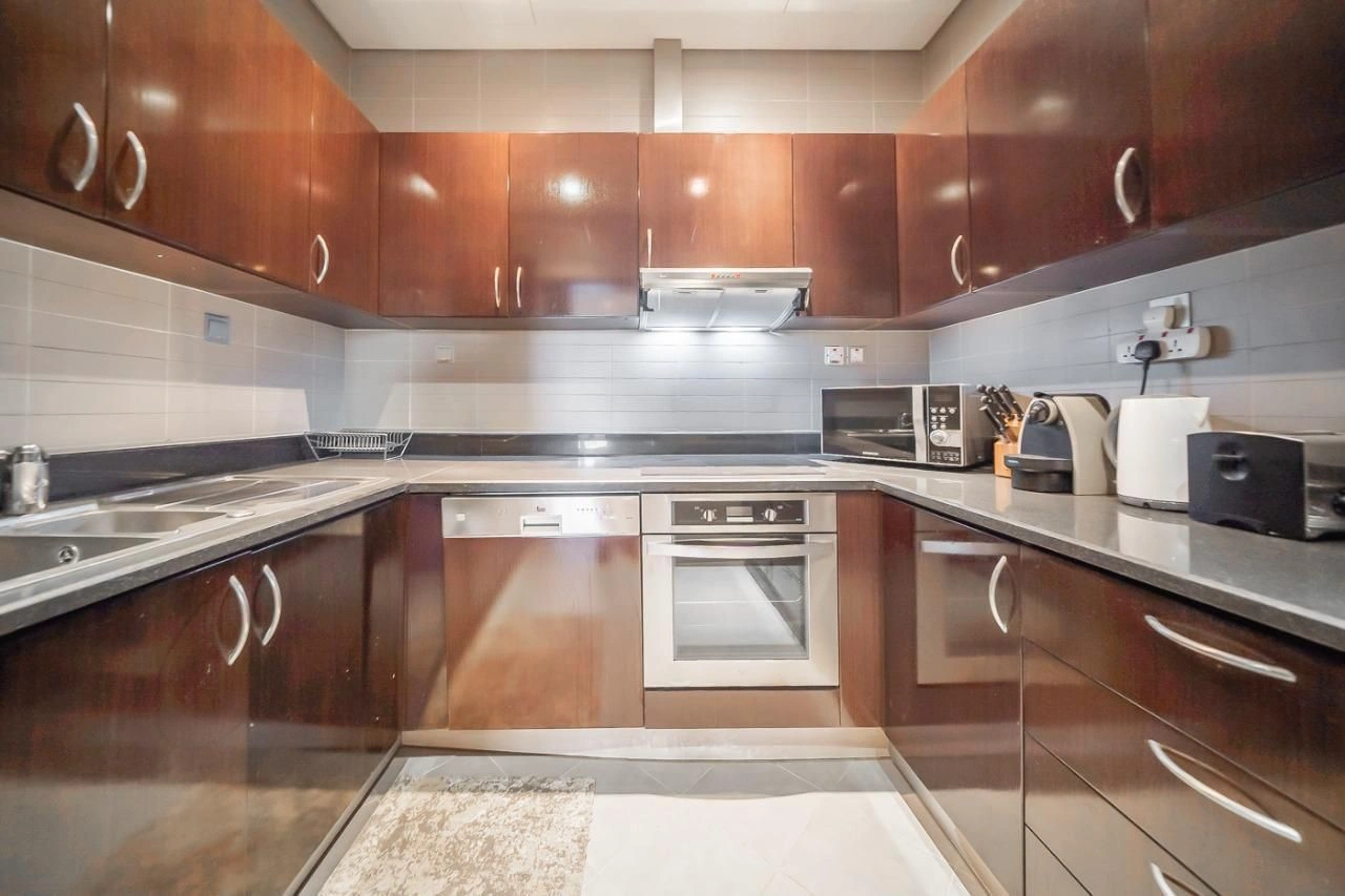 Furnished apartment 164.32 m2 in a residential complex with panoramic views of the sea and the Dubai skyline