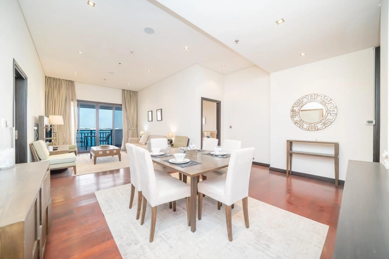 Furnished apartment 164.32 m2 in a residential complex with panoramic views of the sea and the Dubai skyline