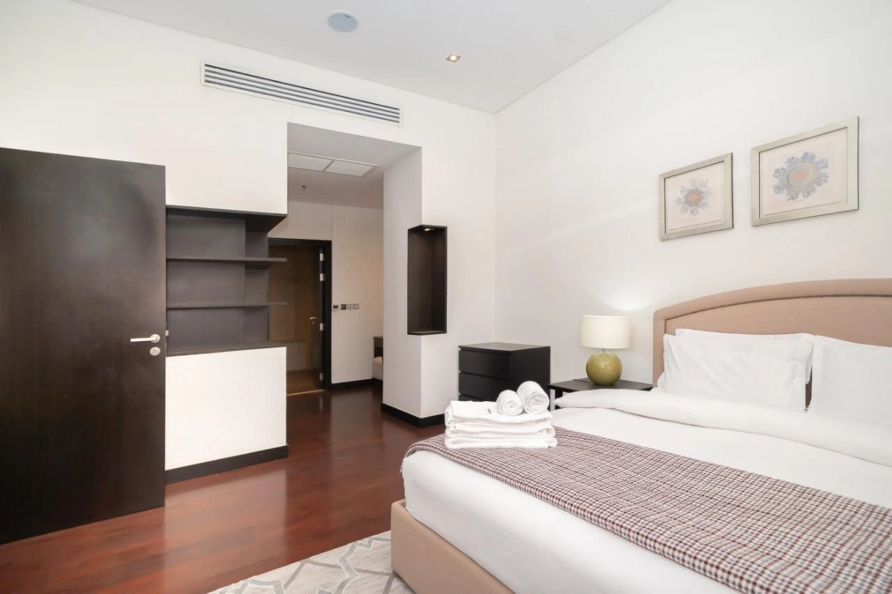 Furnished apartment 164.32 m2 in a residential complex with panoramic views of the sea and the Dubai skyline