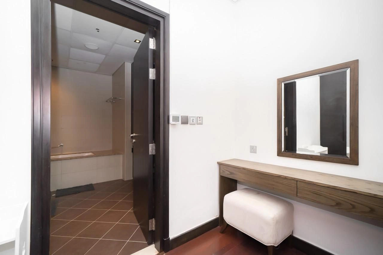 Furnished apartment 164.32 m2 in a residential complex with panoramic views of the sea and the Dubai skyline