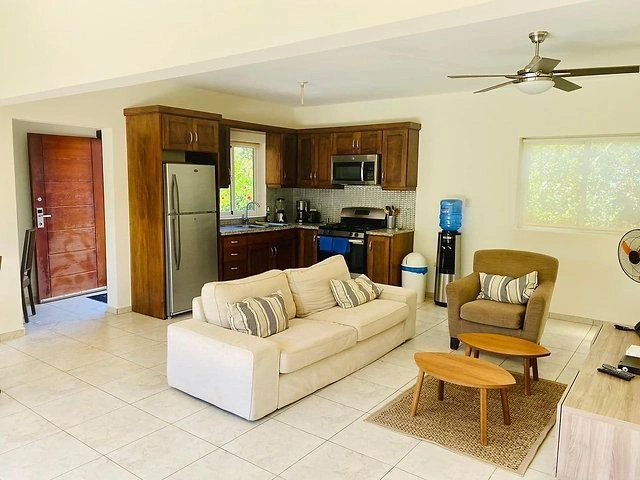 Dominik Cumhuriyeti’nde, bahçe ve yüzme havuzuna sahip Casa Linda’nın prestijli köyünde yazlık