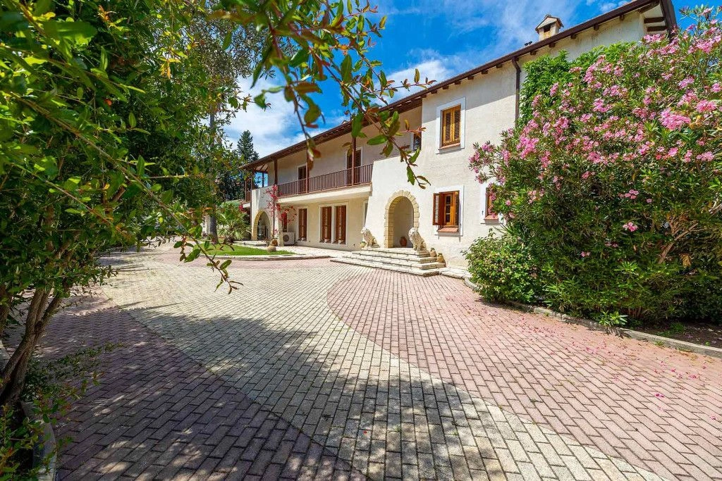 Family villa 760 m2 in Nicosia region