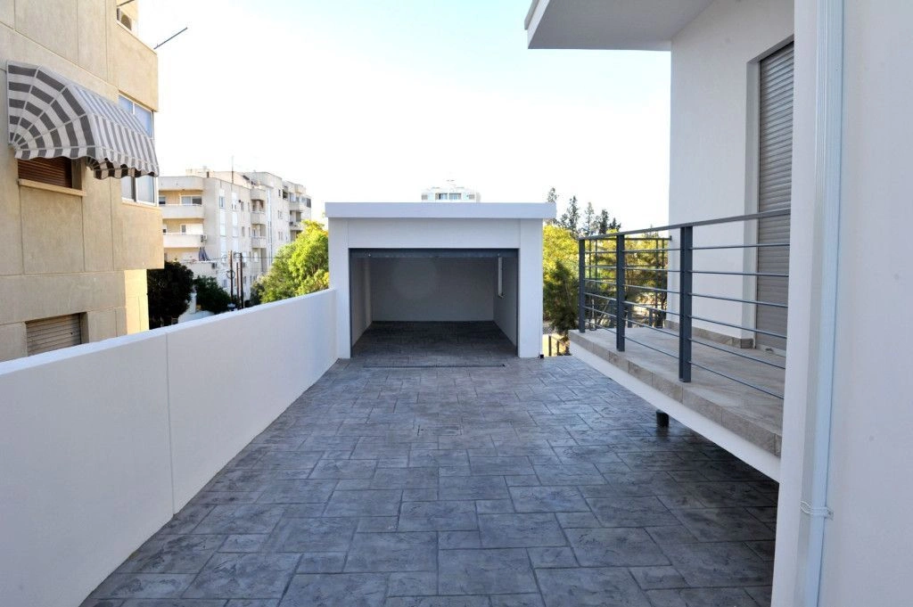 House of 2 separate apartments 420 m2 in Nicosia