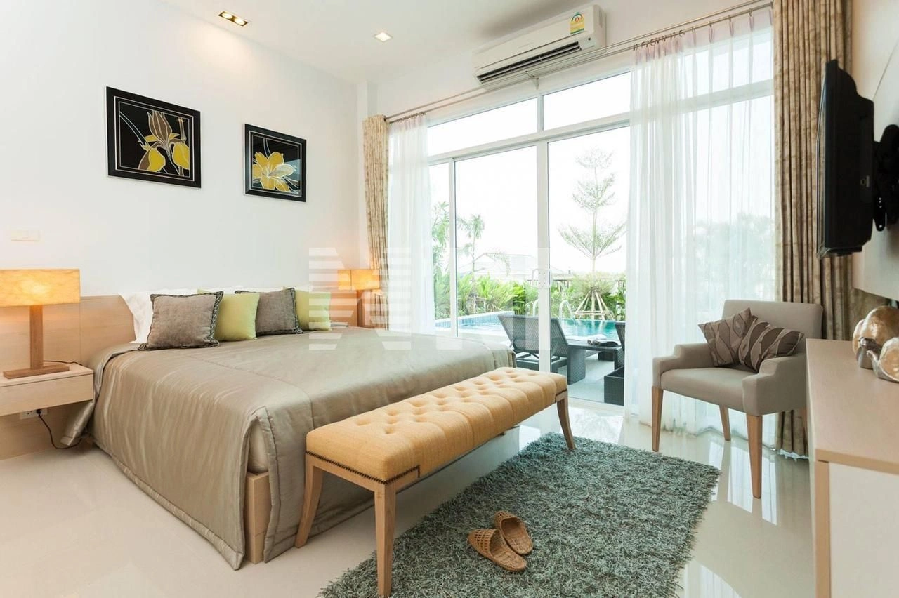 华欣高端社区宽敞 3+1 别墅