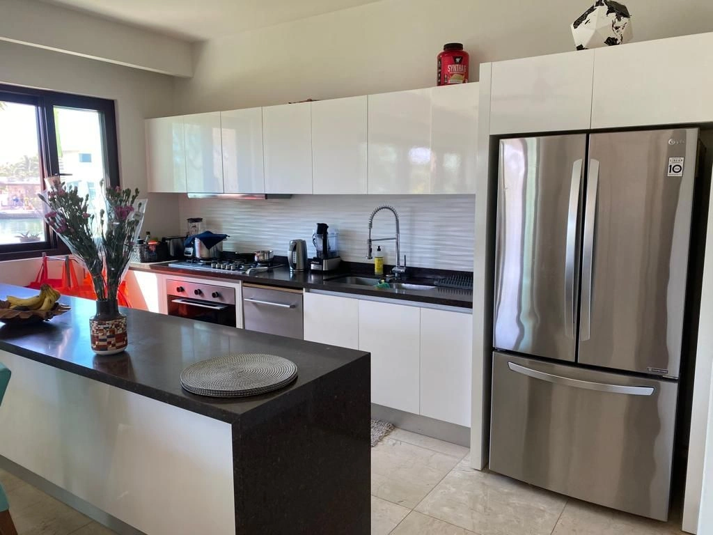 Achetez un appartement avec une vue imprenable sur la rivière à Puerto Aventuras - 867k $ ✅