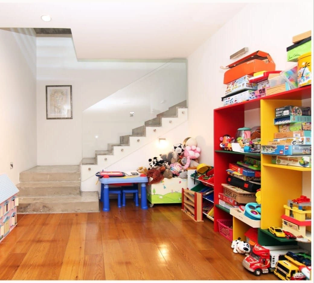 Villa 6+1 numa rua tranquila em Herzlia com localização junto ao mar, Israel