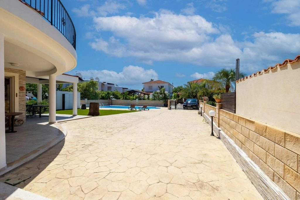 Encantadora villa de 214 m2 en Larnaca