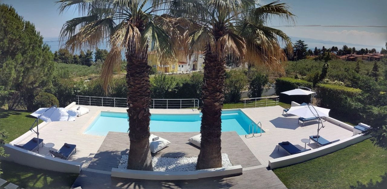 Prächtiger Komplex aus zwei unabhängigen 6+1 Villen in der Gegend von Kriopigi