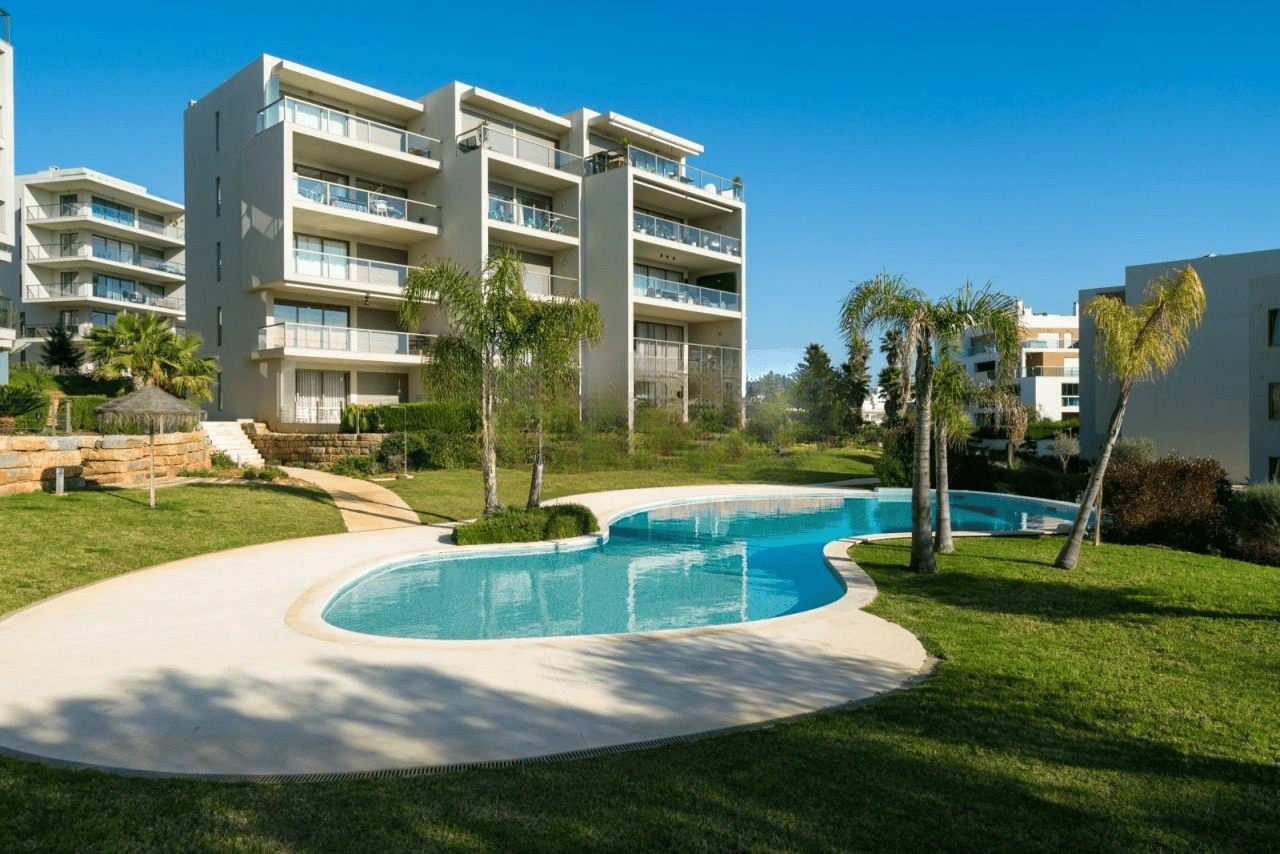 شقة 3+1 مع شرفة وإطلالة على البحر في بورتيماو، البرتغال