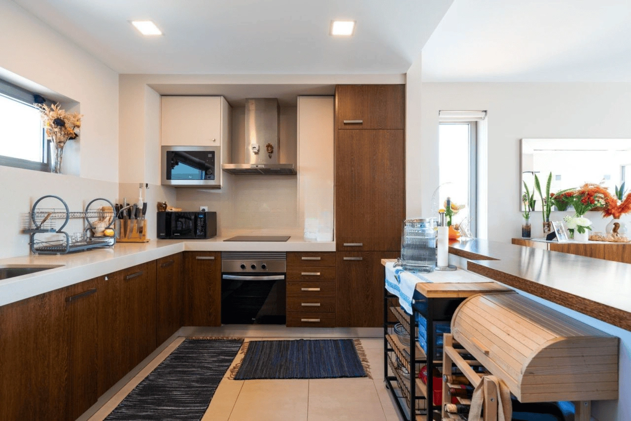 شقة 3+1 مع شرفة وإطلالة على البحر في بورتيماو، البرتغال