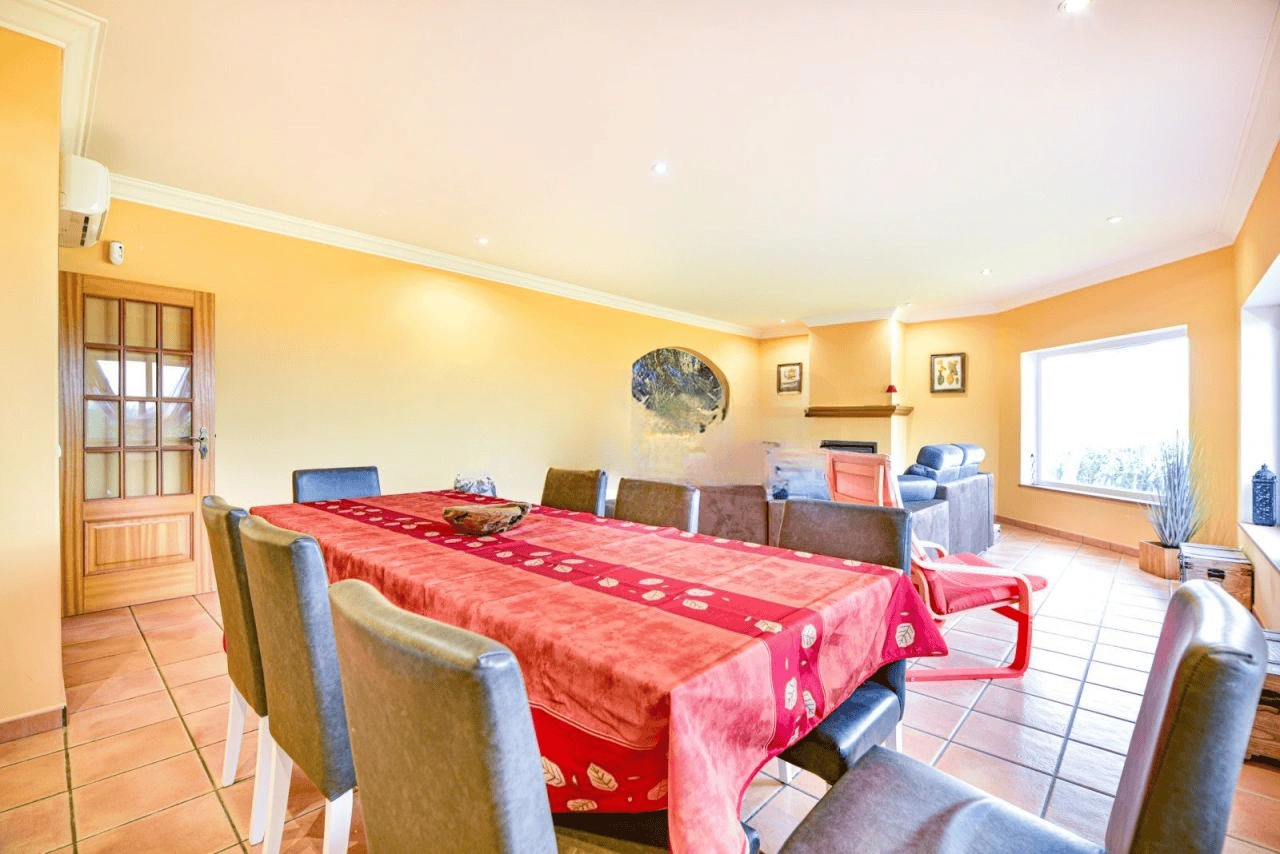 منزل فاخر بمساحة 294 متر مربع في ألتور مع إطلالات على فارو