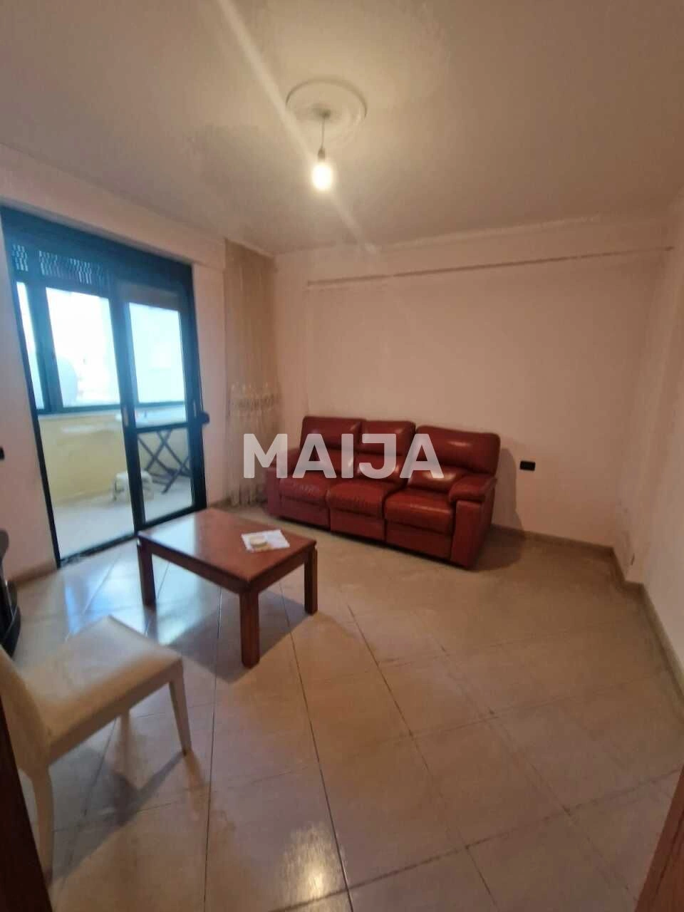 Apartamento amueblado de 102 m2 para vivir en Vlora