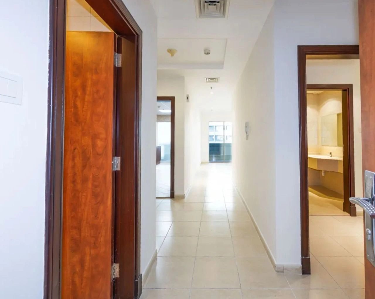 दुबई में प्रशस्त 2+1 अपार्टमेंट