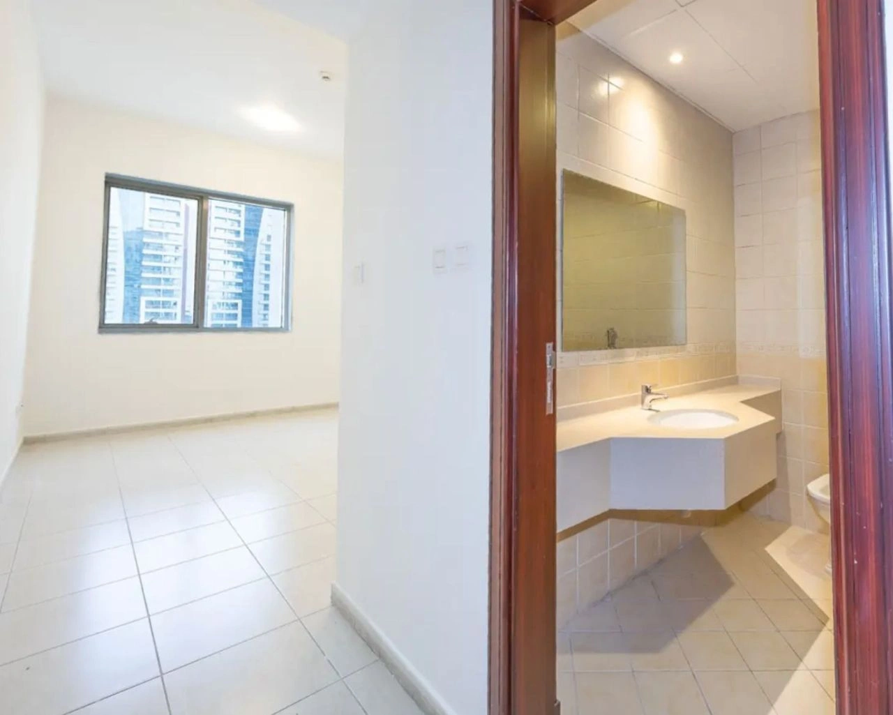 दुबई में प्रशस्त 2+1 अपार्टमेंट