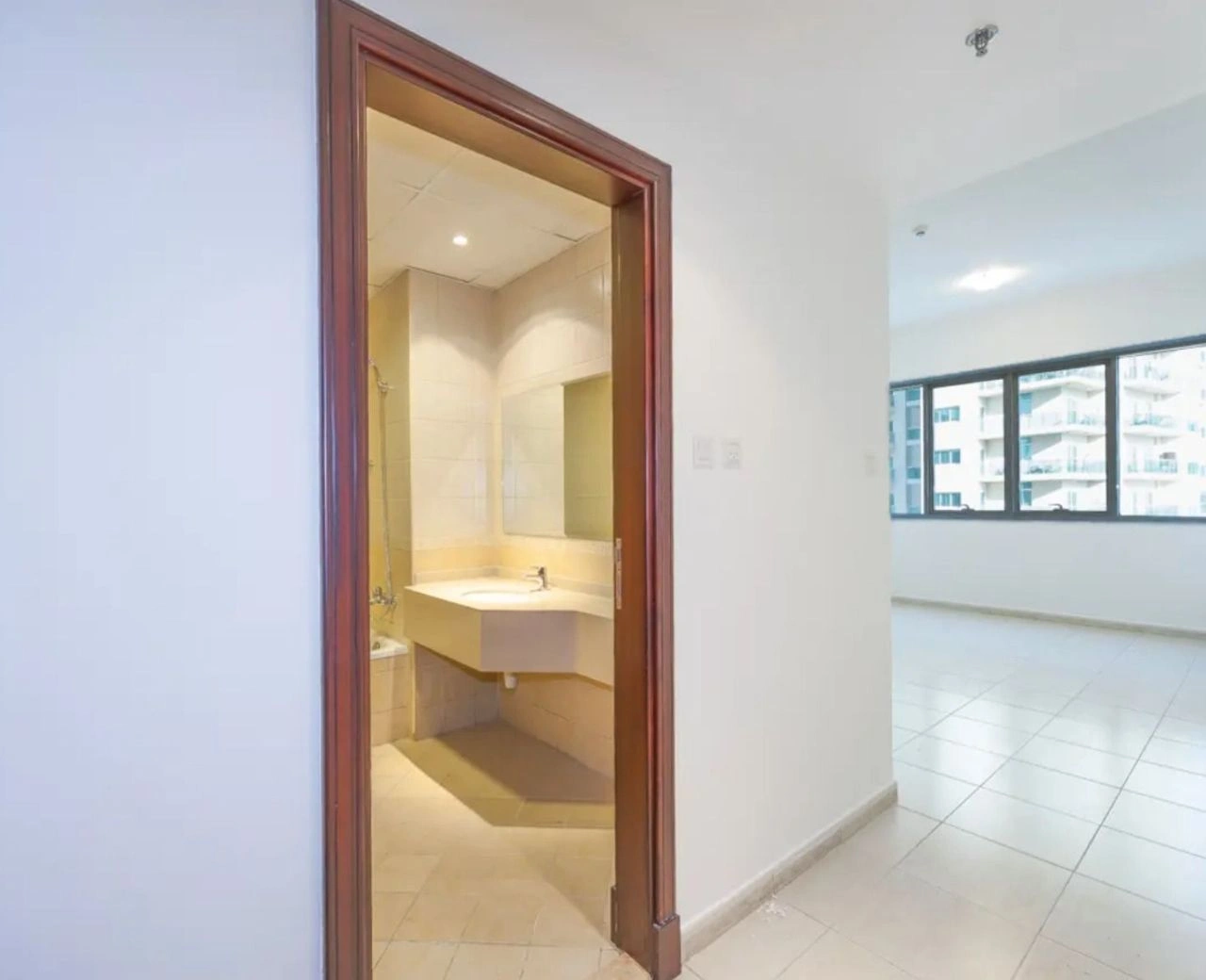 दुबई में प्रशस्त 2+1 अपार्टमेंट