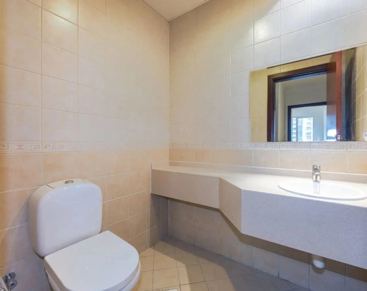 दुबई में प्रशस्त 2+1 अपार्टमेंट