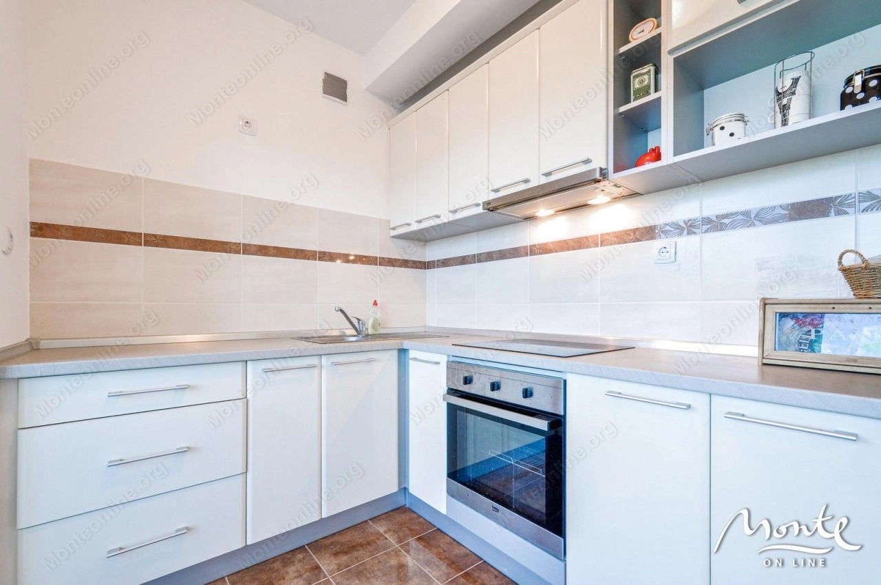 شقة واسعة ومضيئة بمساحة 46 م² بالقرب من البحر في تيفات