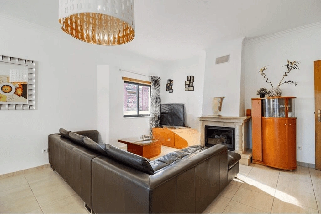 شقة 3+1 بمسبح خارجي في بارييرو، البرتغال