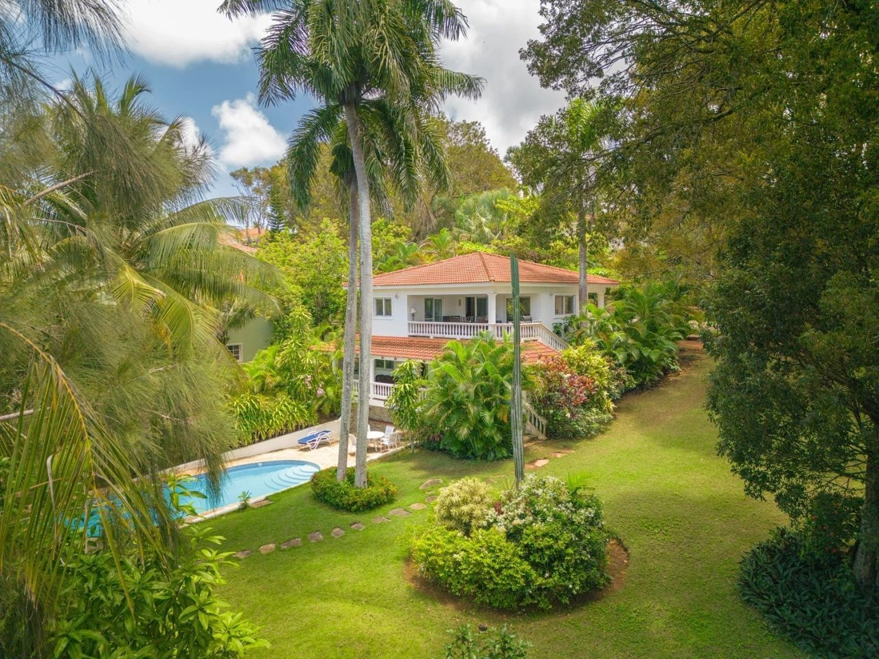 Villa mit überdachter Terrasse im malerischen Sosua, Dominikanische Republik