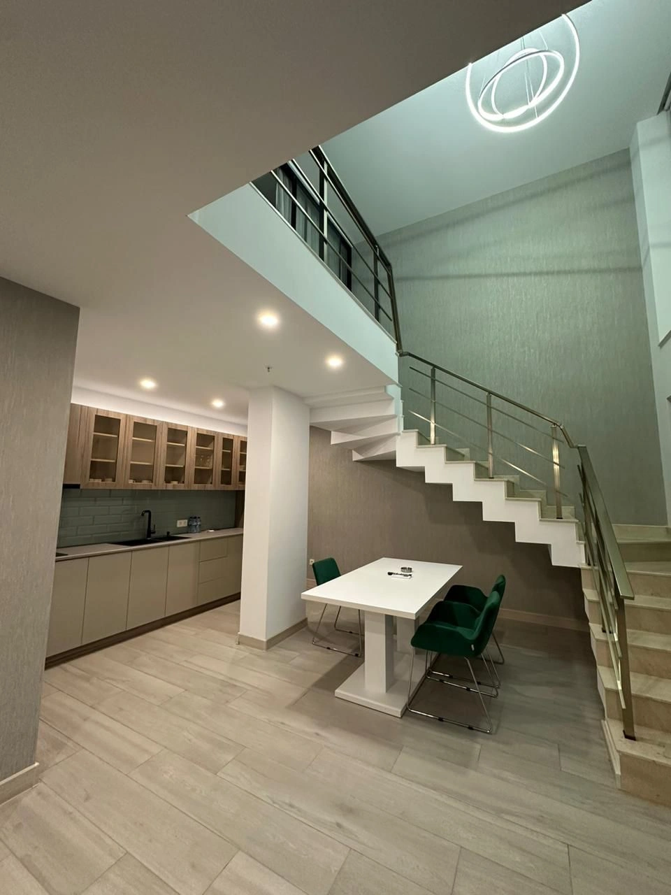 Karadeniz kıyısındaki Batumi'de, 3+1 lüks penthouse