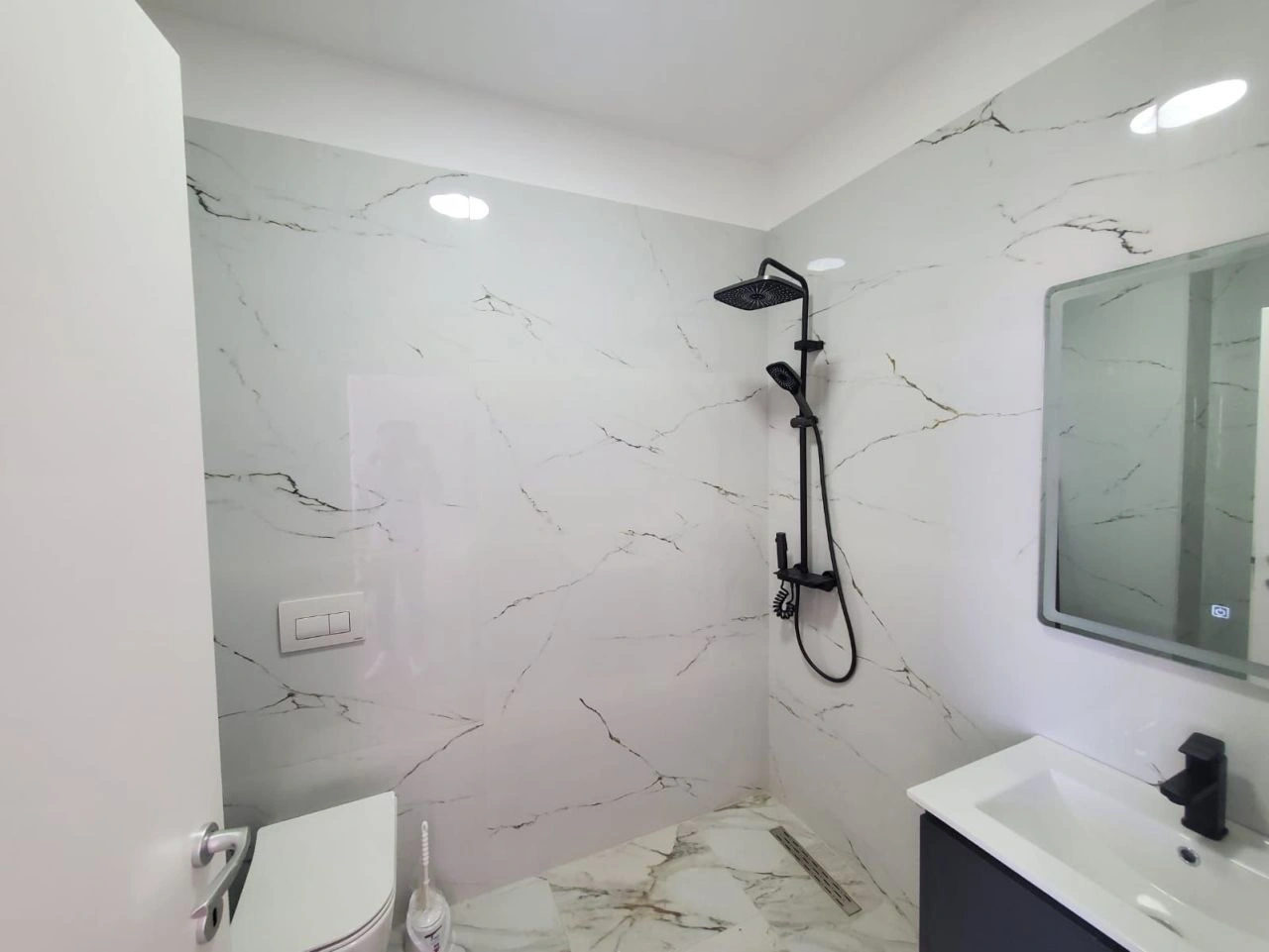 Apartment 57 m² with sea view in Durres