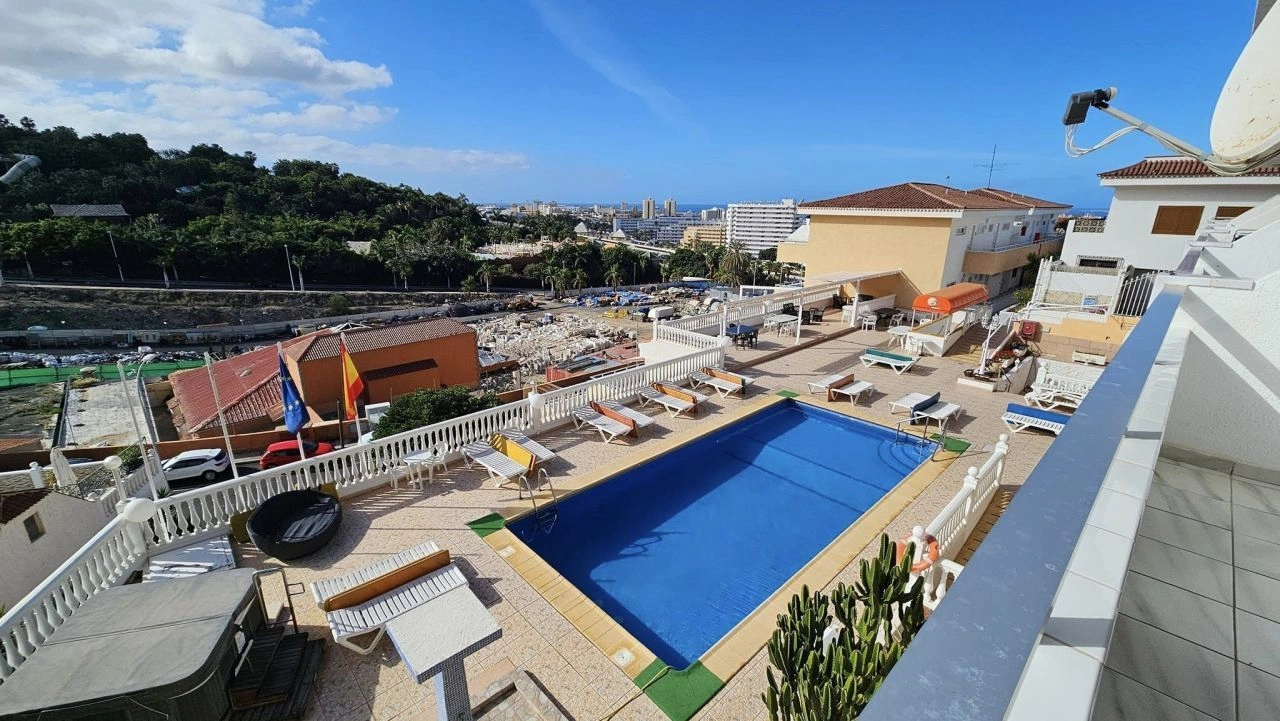 Spacious 2+1 apartment by the sea in Tenerife