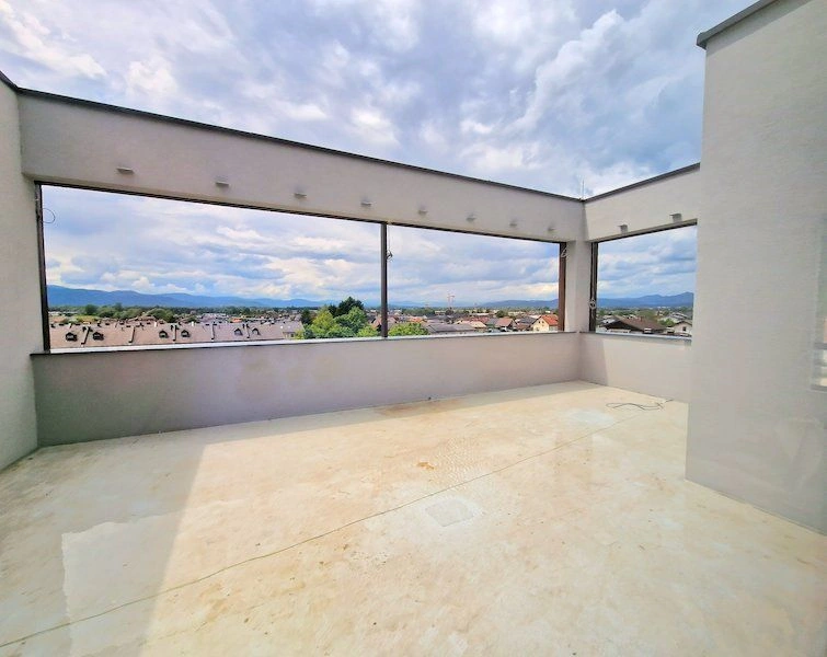 Ático 3+1 con arquitectura moderna en Ljubljana