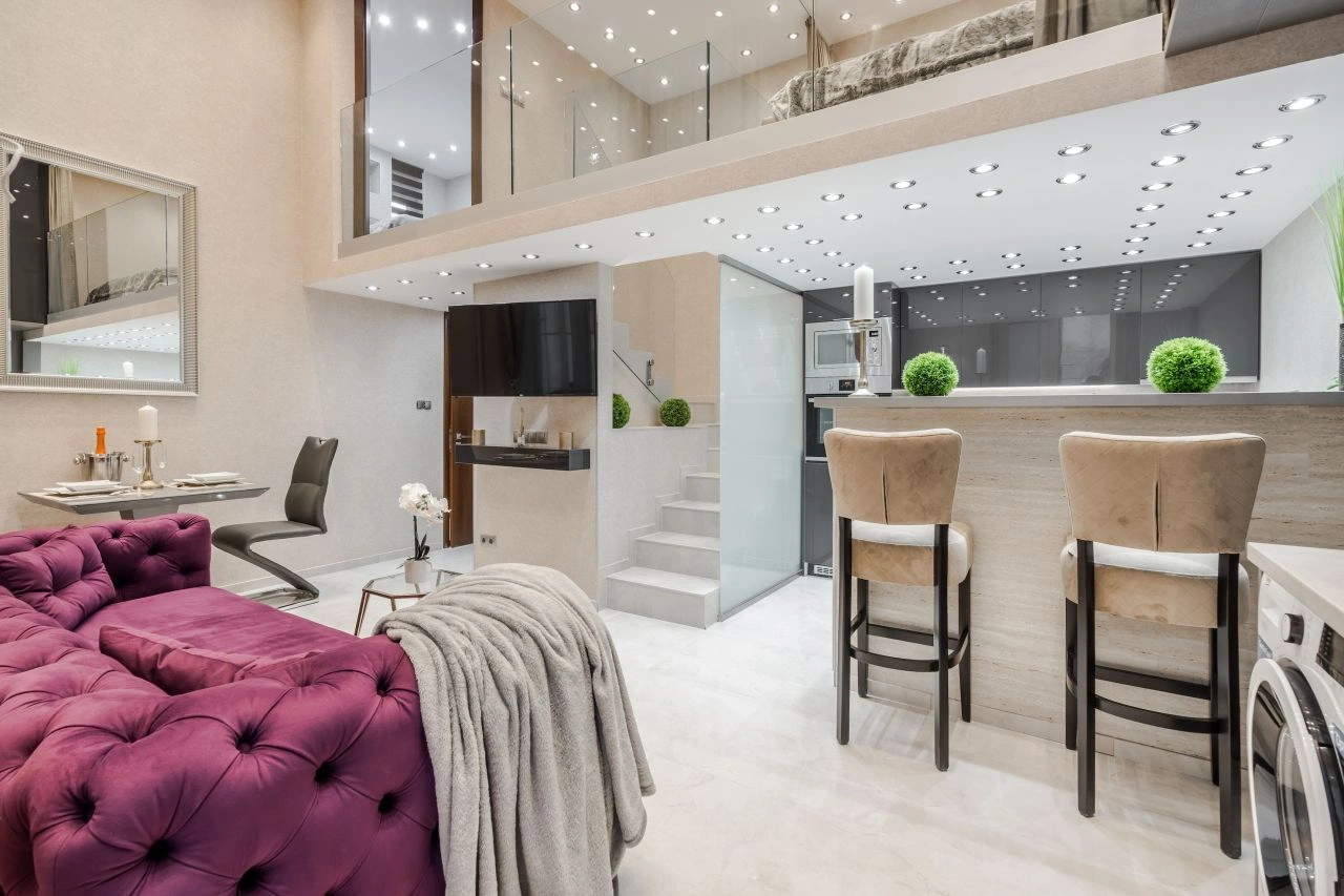 Luxurious 5+1 apartment in a historic building in Budapest