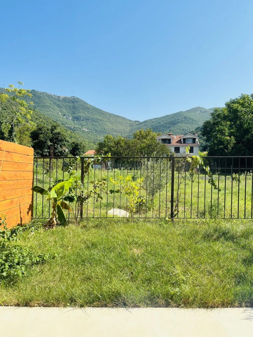 شقة في تيفات، الجبل الأسود، 92 م²