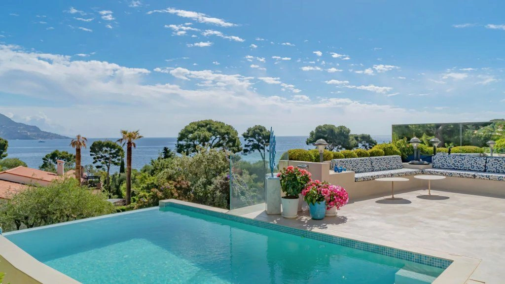 Saint-Jean-Cap-Ferrat'ın doğu tarafında 2+1 Daire