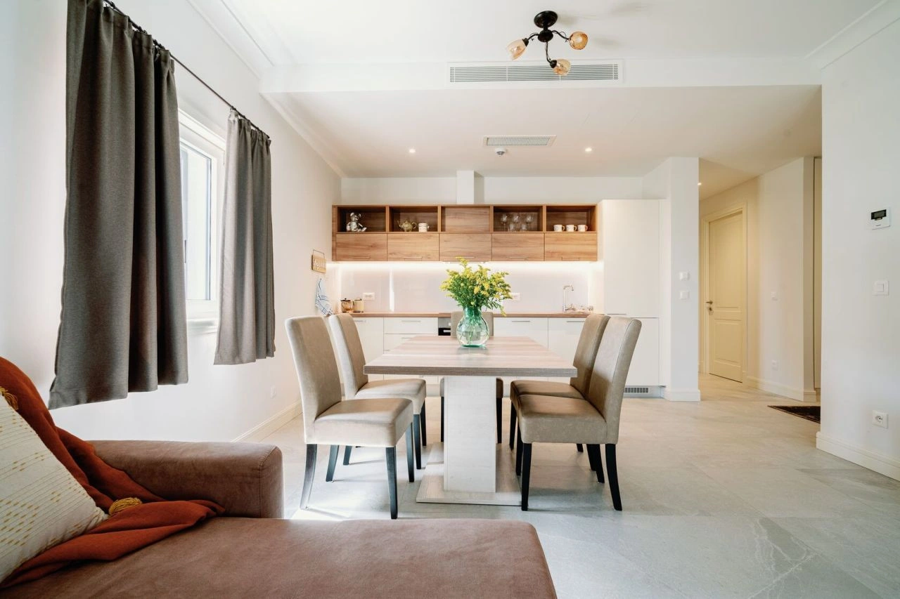 Schöne Wohnung 85 m² in Tivat mit Meerblick