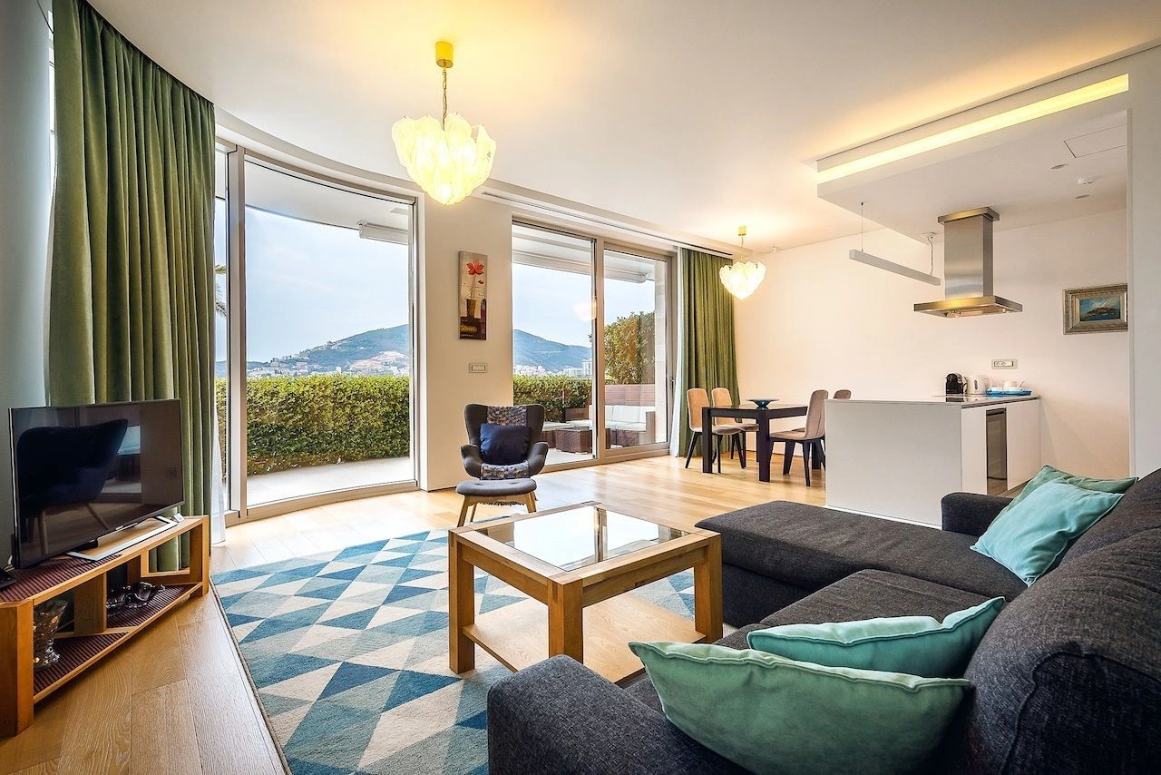 Exklusive Wohnung 94 m2 mit Meerblick in Budva