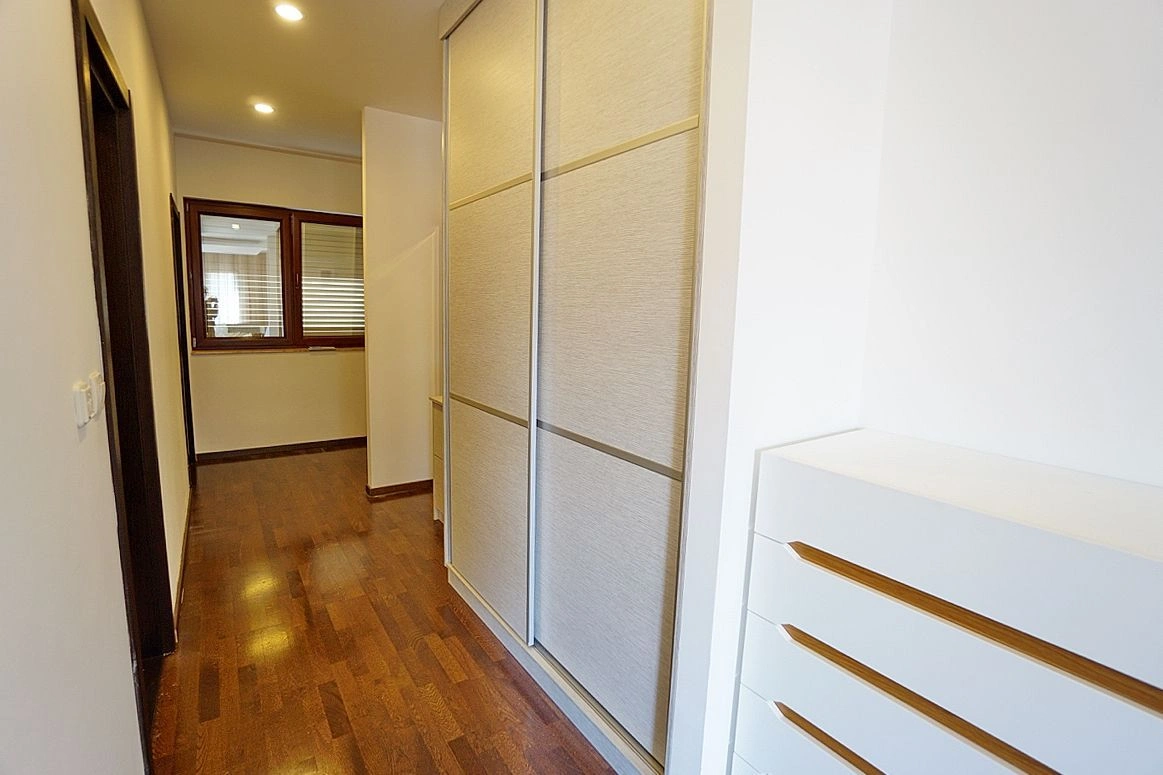 Роскошная квартира 59 м2 в центре Будвы